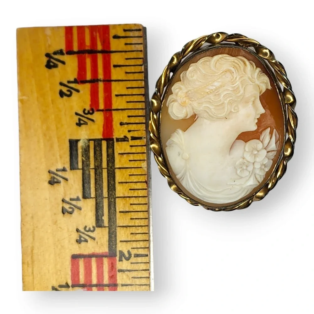 Vintage Gold Tone Shell‎ Cameo Women with Flowers Brooch Pin